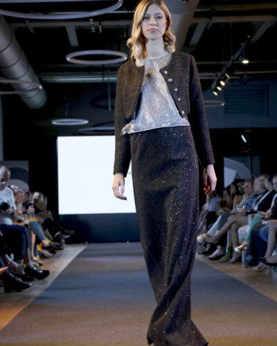 Completo Elegante con Giacchino, Maglia e Gonna Plissettata